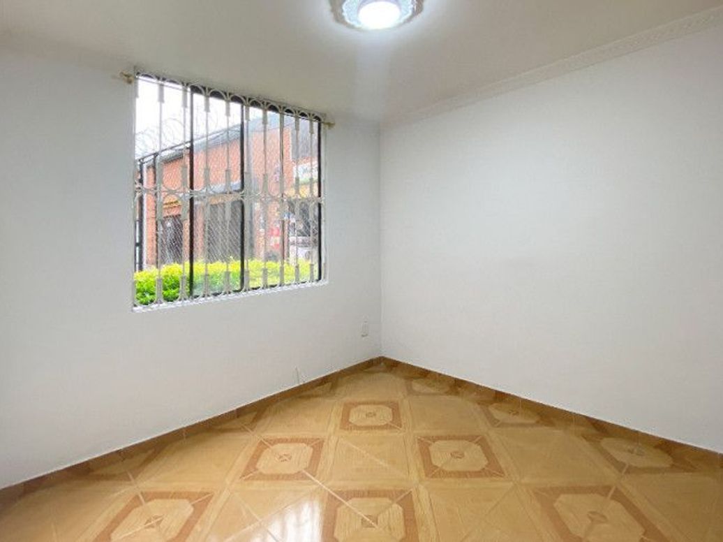 Apartamento de 3 alcobas en venta en San Bernardo, Bogotá, 51 m² · foto 8 de 18