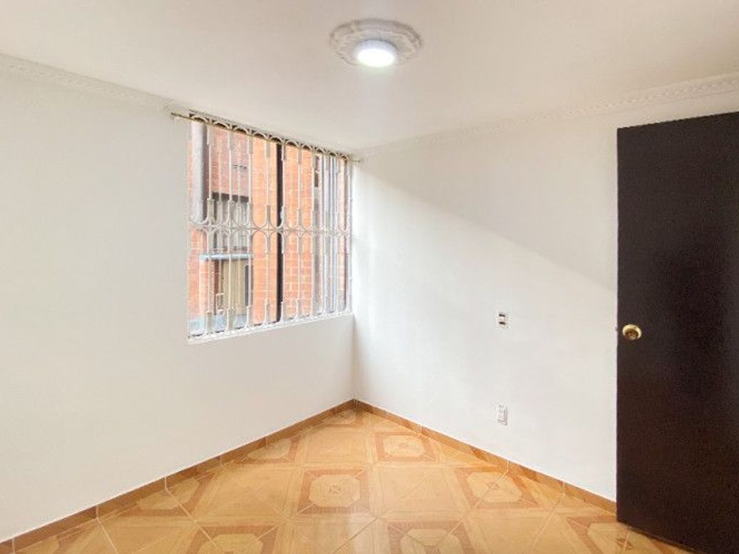 Apartamento de 3 alcobas en venta en San Bernardo, Bogotá, 51 m² · foto 6 de 18