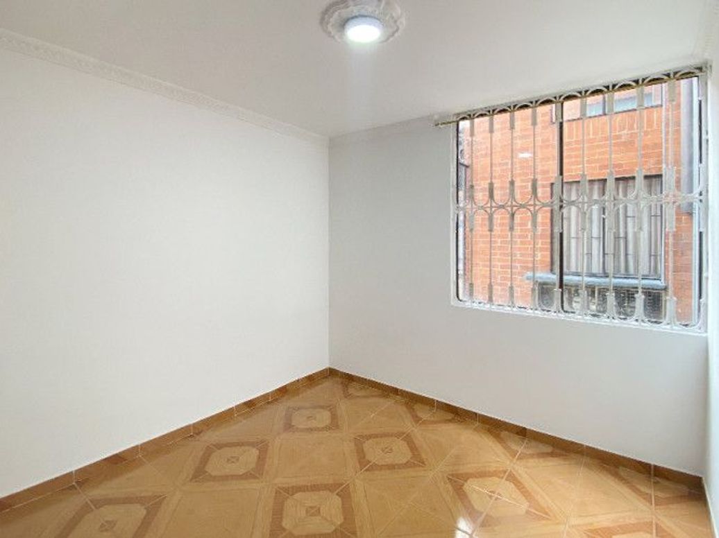 Apartamento de 3 alcobas en venta en San Bernardo, Bogotá, 51 m² · foto 5 de 18