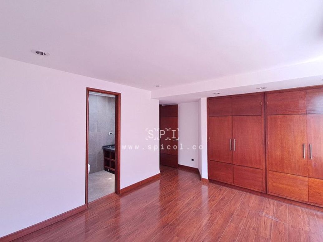 Apartamento de 5 alcobas en venta en San Patricio, Bogotá, 340 m² · foto 9 de 20