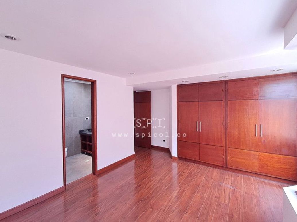 Apartamento de 5 alcobas en venta en San Patricio, Bogotá, 340 m² · foto 10 de 20