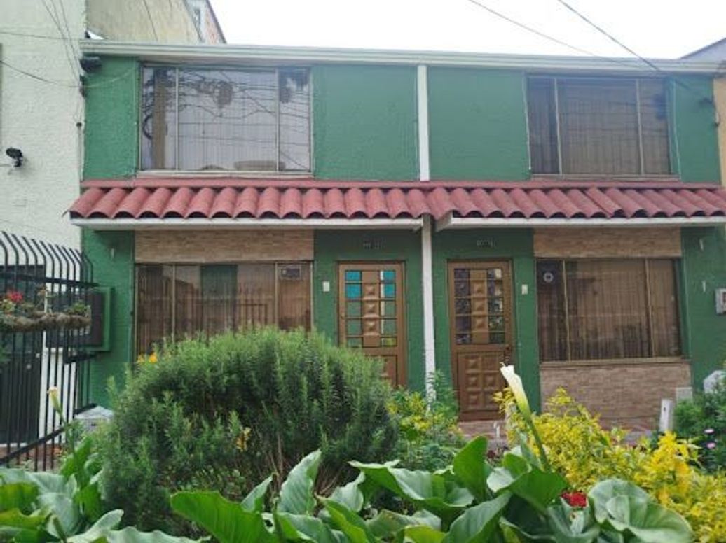 Casa de 2 alcobas en venta en Villas De Granada, Bogotá, 96 m² · foto 2 de 17