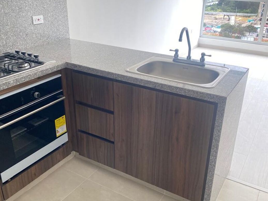 Apartamento de 3 alcobas en venta en Campo Alegre, Bogotá, 60 m² · foto 3 de 16