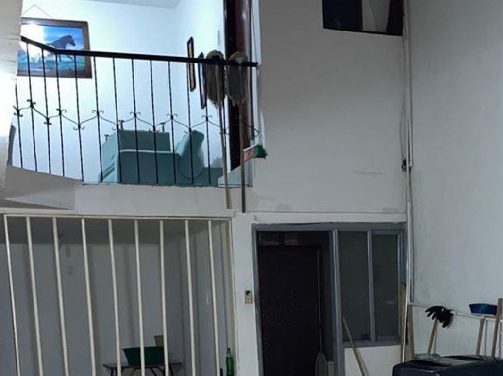 Casa de 7 alcobas en venta en Puente Aranda, Bogotá, 360 m² · foto 3 de 5