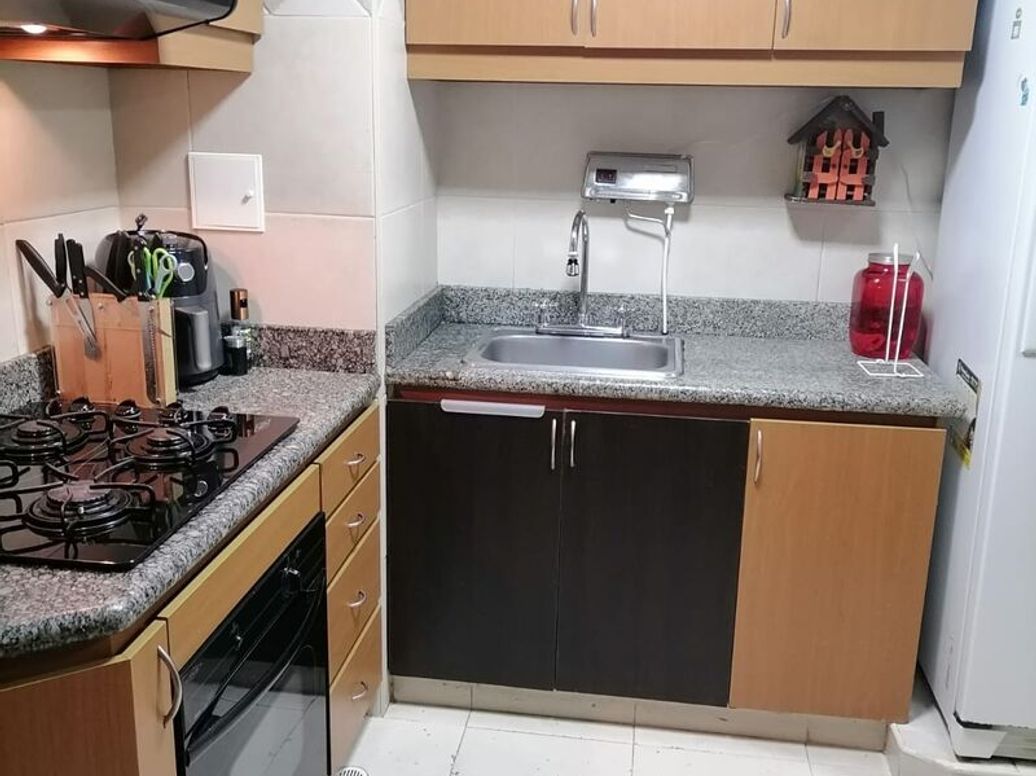 Apartamento de 3 alcobas en venta en Parques De Lorena, Bogotá, 100 m² · foto 2 de 13
