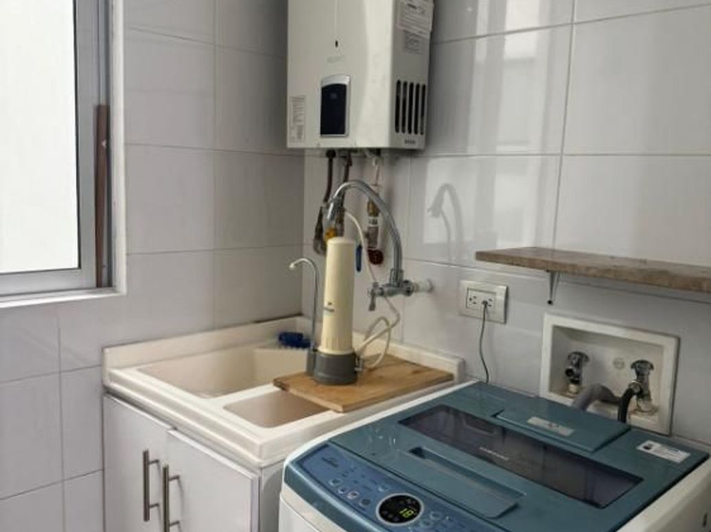 Apartaestudio en venta en Santa Barbara Occidental, Bogotá, 54 m² · foto 3 de 10