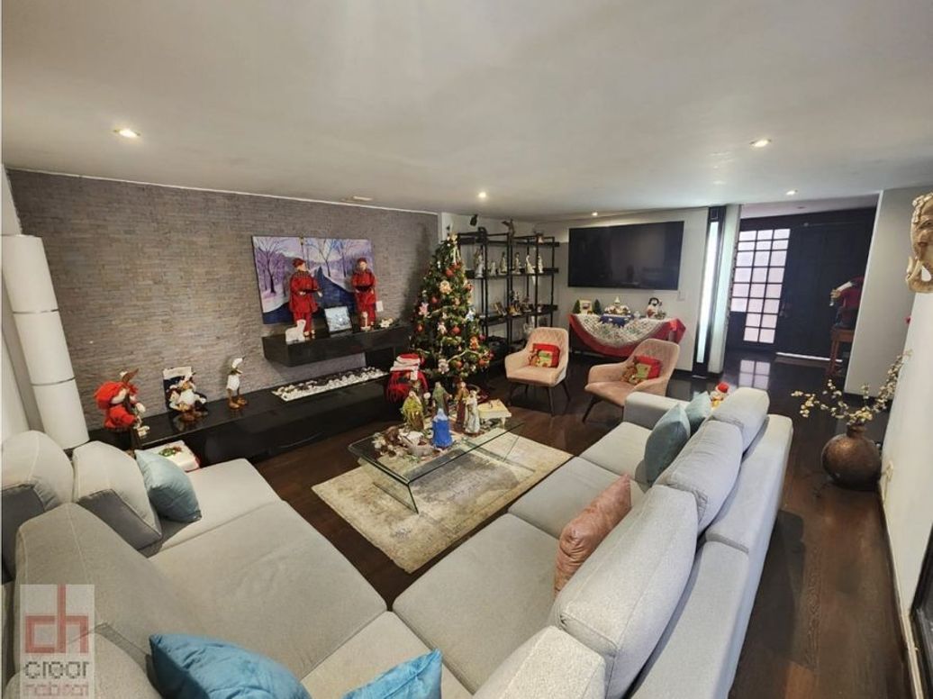 Casa de 4 alcobas en venta en Santa Bibiana, Bogotá, 296 m² · foto 2 de 20