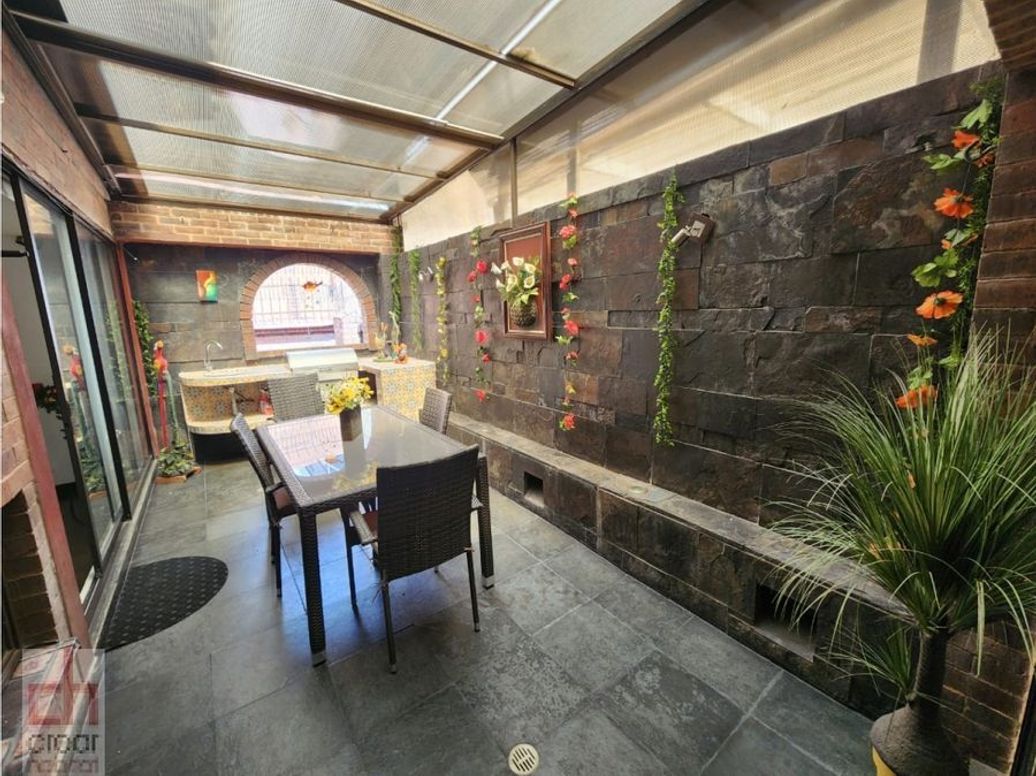 Casa de 4 alcobas en venta en Santa Bibiana, Bogotá, 296 m² · foto 5 de 20