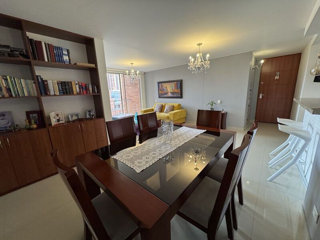 Apartamento de 3 alcobas en venta en San Antonio Nor - Occidental, Bogotá, 88 m² · foto 2 de 20