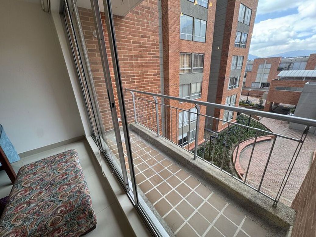 Apartamento de 3 alcobas en venta en San Antonio Nor - Occidental, Bogotá, 88 m² · foto 3 de 20