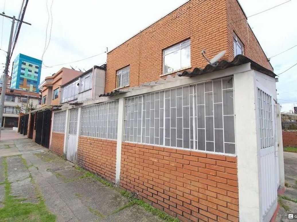Casa de 4 alcobas en venta en Quinta Paredes, Bogotá, 198 m² · foto 15 de 19