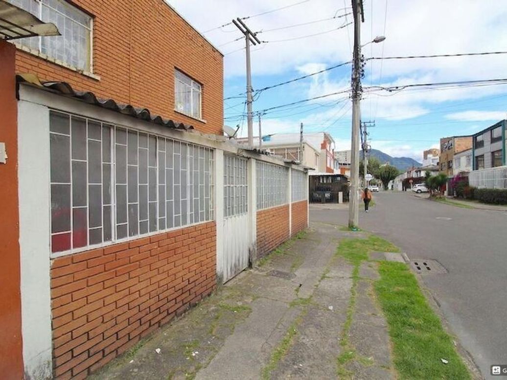 Casa de 4 alcobas en venta en Quinta Paredes, Bogotá, 198 m² · foto 17 de 19