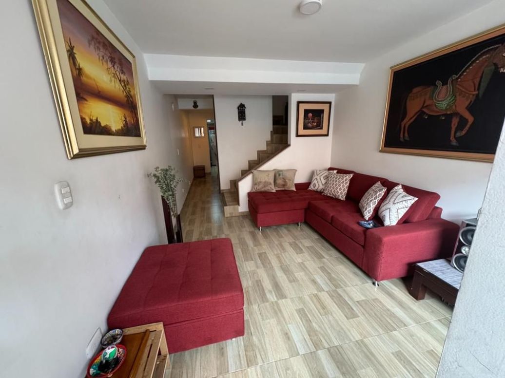 Casa de 3 alcobas en venta en San Cipriano, Bogotá, 100 m² · foto 2 de 17