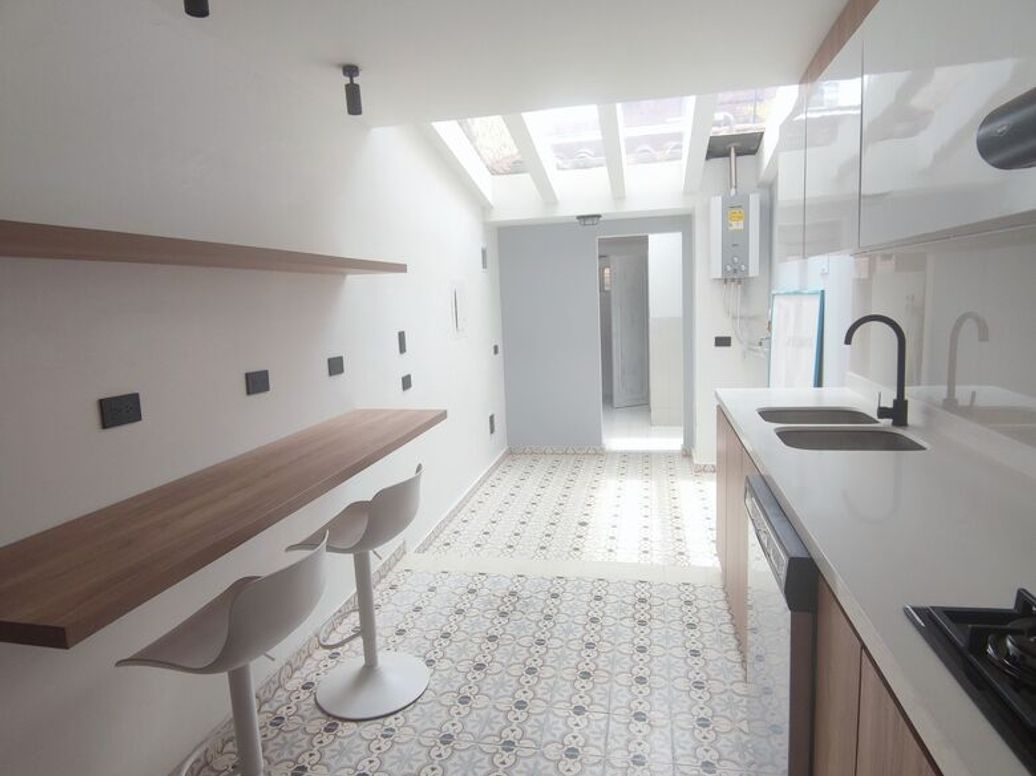 Casa de 4 alcobas en venta en Molinos Norte, Bogotá, 197 m² · foto 2 de 20