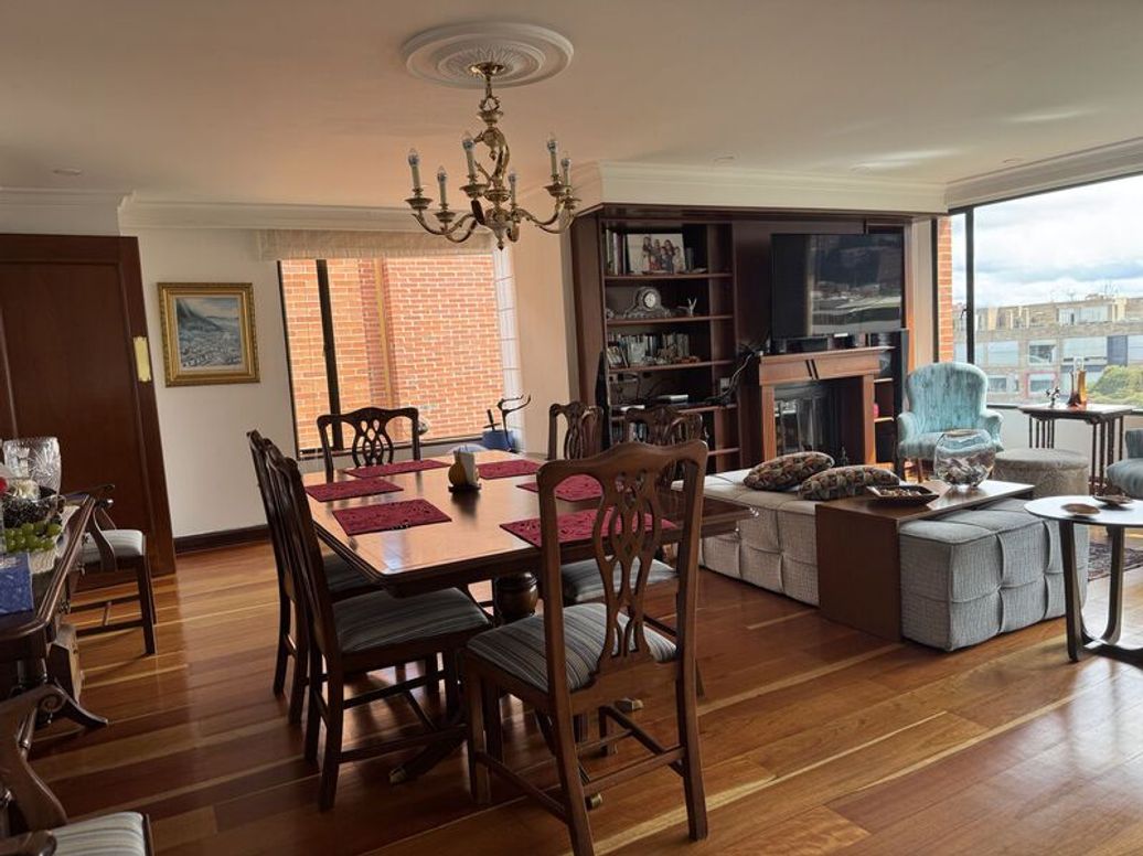 Apartamento de 3 alcobas en venta en Molinos Norte, Bogotá, 226 m² · foto 2 de 20