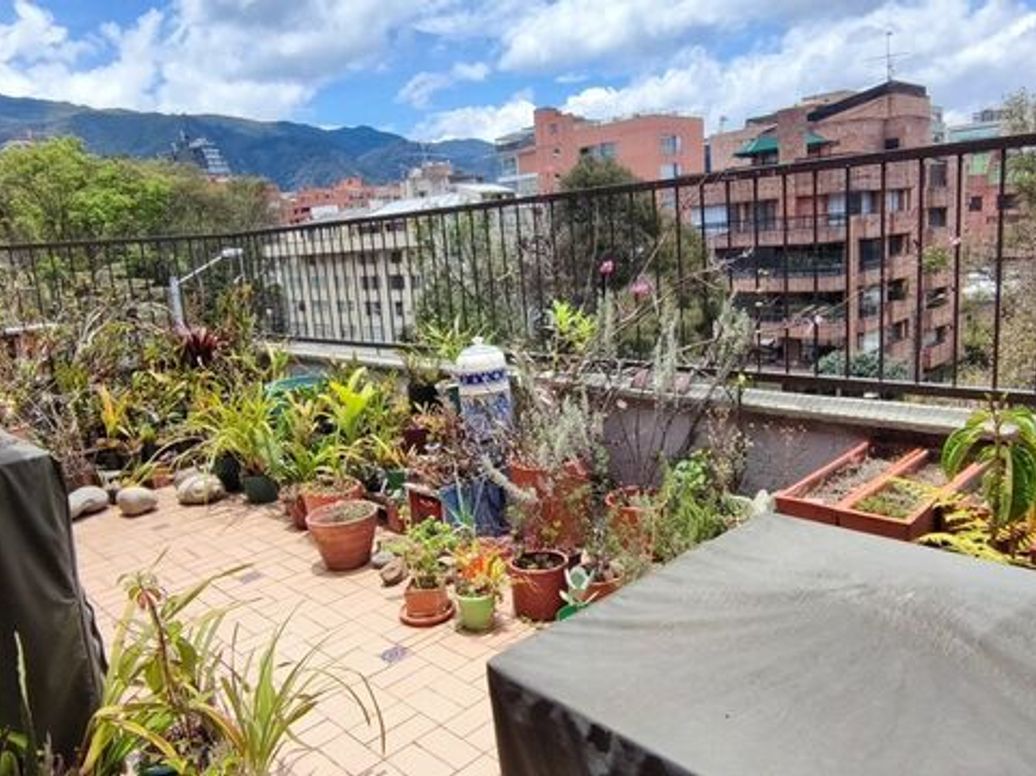 Apartamento de 2 alcobas en venta en Chicó Norte, Bogotá, 150 m² · foto 2 de 19