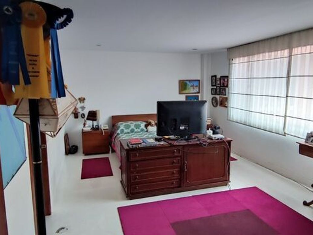 Apartamento de 2 alcobas en venta en Chicó Norte, Bogotá, 150 m² · foto 11 de 19