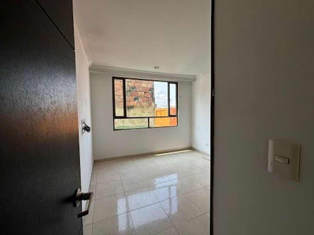 Apartamento de 2 alcobas en venta en La Cabaña Engativá, Bogotá, 45 m² · foto 10 de 20