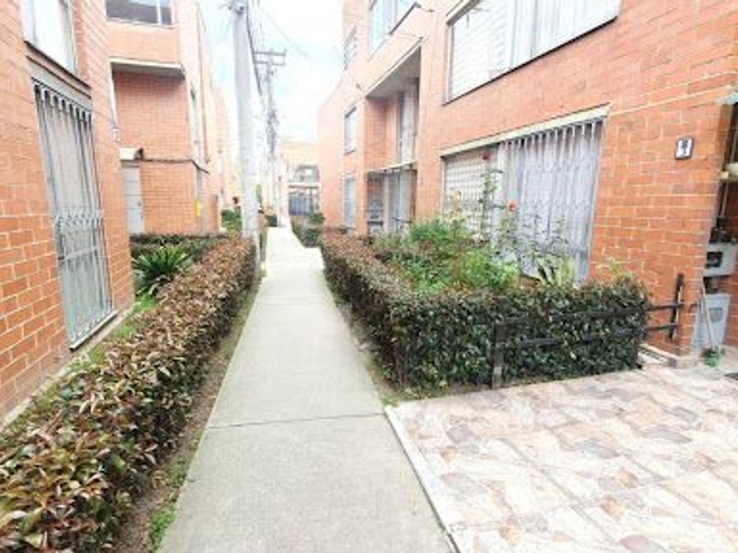 Casa de 3 alcobas en venta en Tintalito, Bogotá, 110 m² · foto 17 de 20