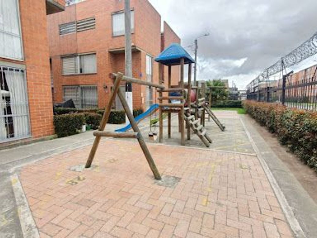 Casa de 3 alcobas en venta en Tintalito, Bogotá, 110 m² · foto 18 de 20