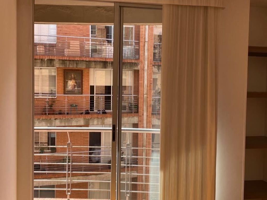Apartamento de 3 alcobas en venta en Colina Campestre, Bogotá, 82 m² · foto 10 de 20
