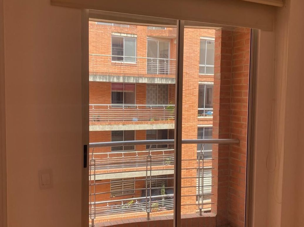 Apartamento de 3 alcobas en venta en Colina Campestre, Bogotá, 82 m² · foto 6 de 20