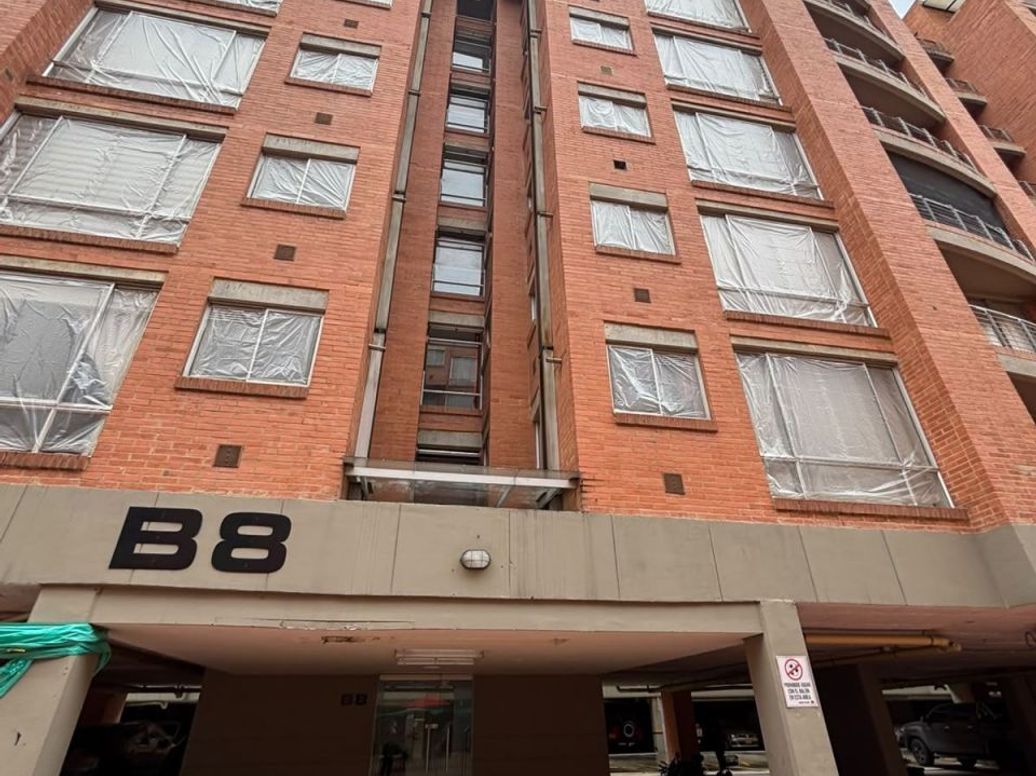 Apartamento de 3 alcobas en venta en Colina Campestre, Bogotá, 82 m² · foto 3 de 20