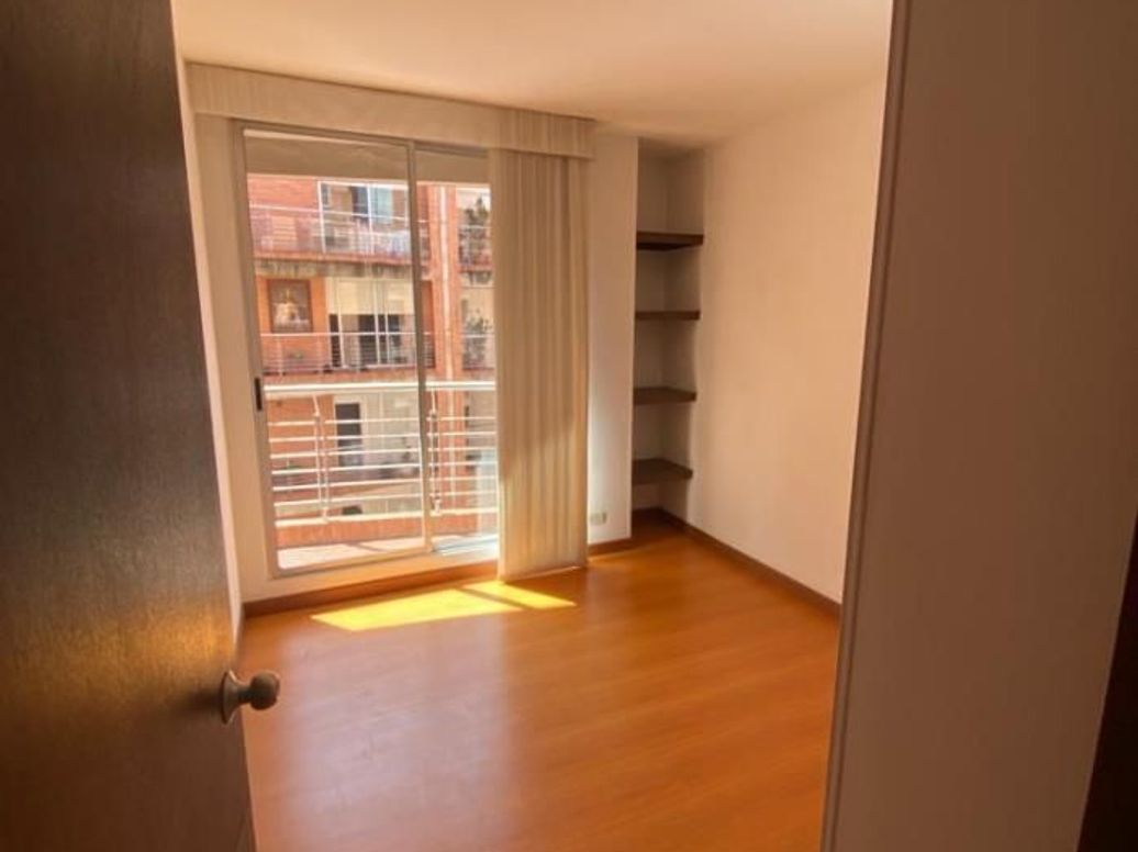 Apartamento de 3 alcobas en venta en Colina Campestre, Bogotá, 82 m² · foto 4 de 20