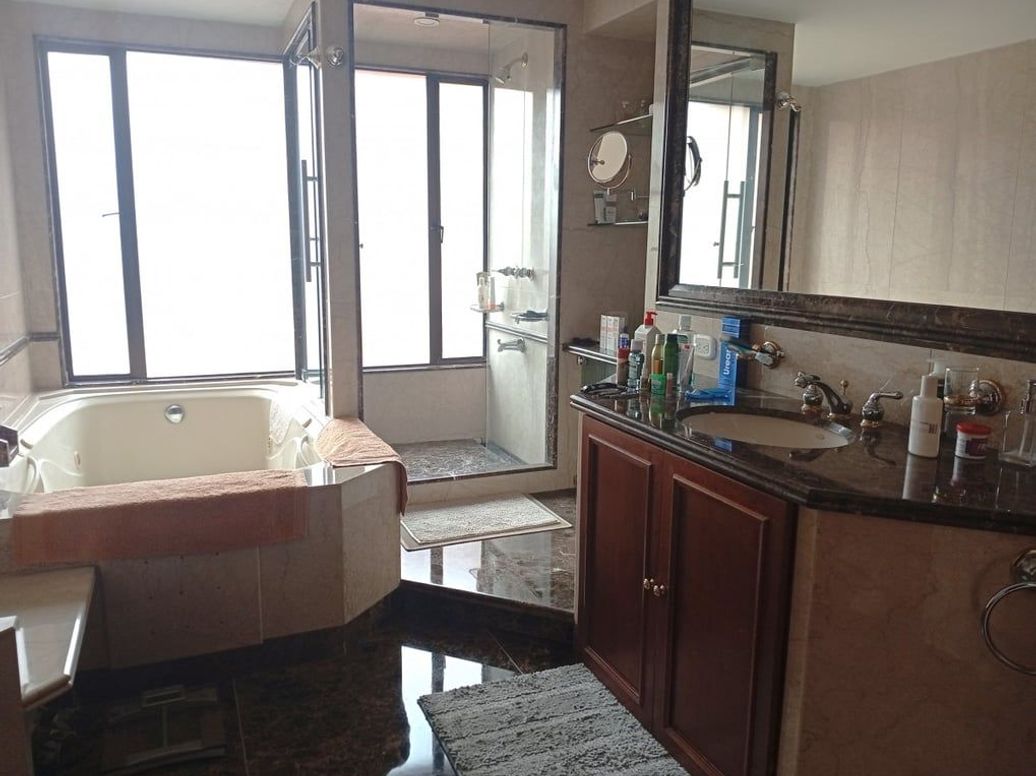Apartamento de 3 alcobas en venta en Molinos Norte, Bogotá, 226 m² · foto 12 de 20
