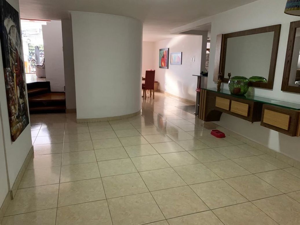 Casa de 4 alcobas en venta en San Nicolás, Bogotá, 490 m² · foto 16 de 20