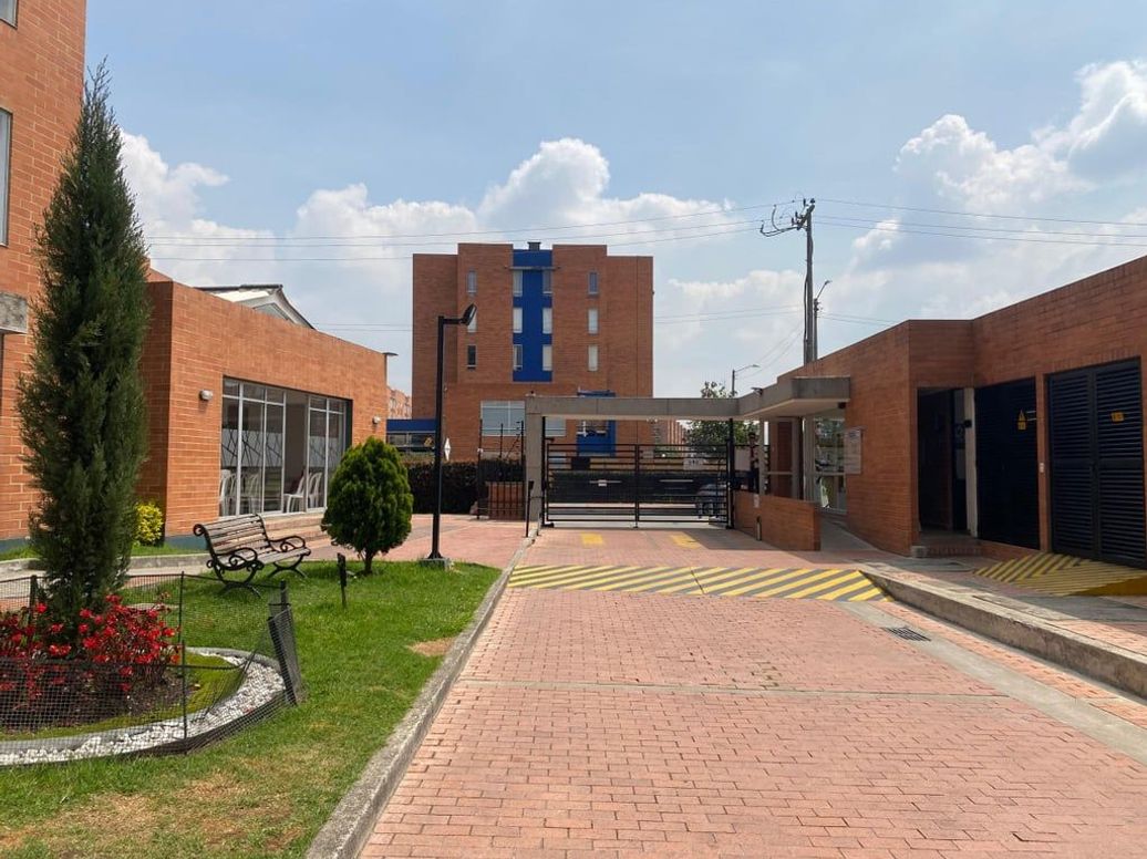 Apartamento de 3 alcobas en venta en El Dorado, Bogotá, 77 m² · foto 15 de 20