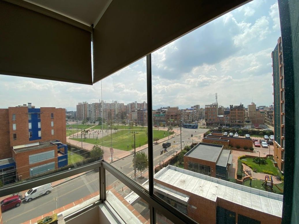 Apartamento de 3 alcobas en venta en El Dorado, Bogotá, 77 m² · foto 6 de 20