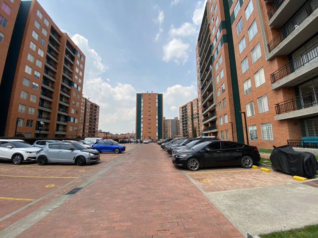 Apartamento de 3 alcobas en venta en El Dorado, Bogotá, 77 m² · foto 16 de 20