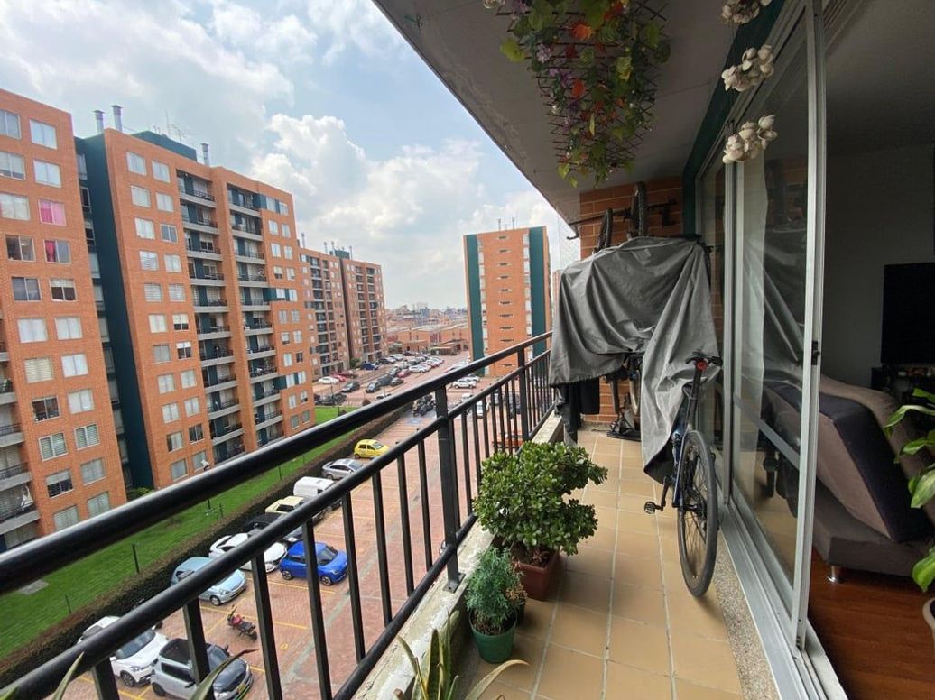 Apartamento de 3 alcobas en venta en El Dorado, Bogotá, 77 m² · foto 3 de 20