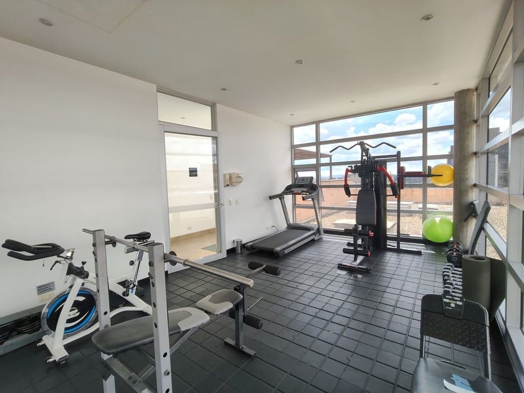 Apartamento de 2 alcobas en venta en Chico Norte Et. Iii, Bogotá, 90 m² · foto 16 de 18