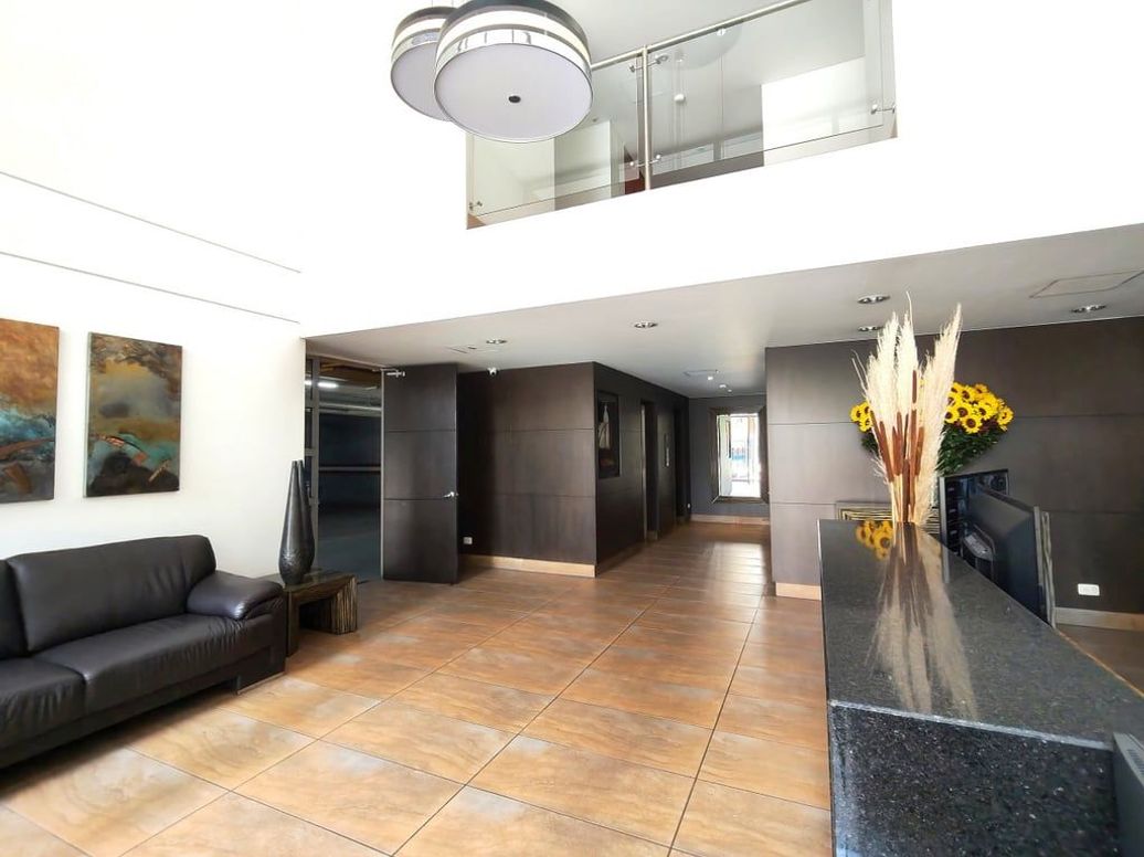 Apartamento de 2 alcobas en venta en Chico Norte Et. Iii, Bogotá, 90 m² · foto 2 de 18