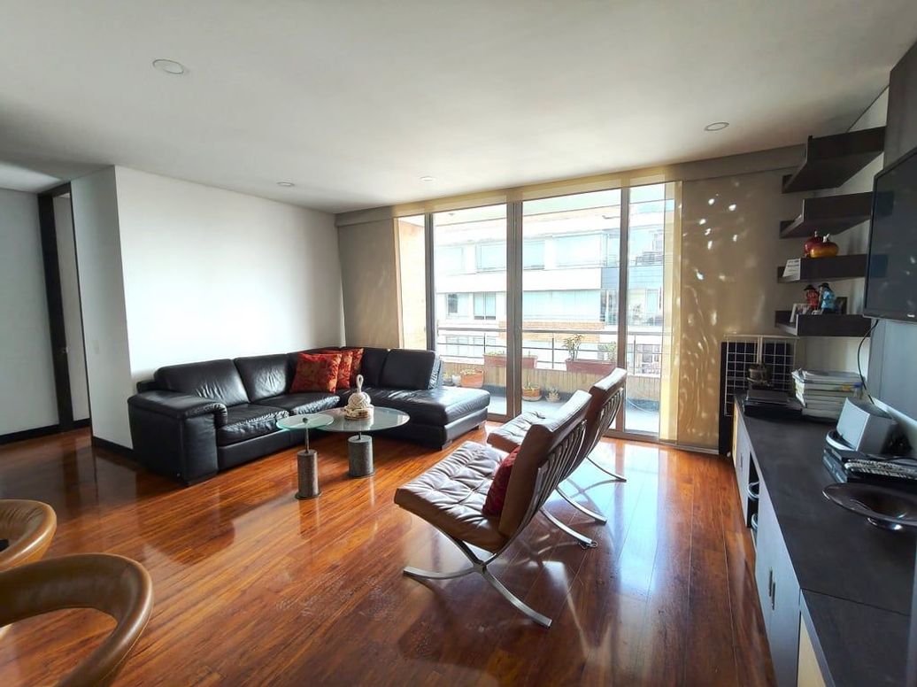 Apartamento de 2 alcobas en venta en Chico Norte Et. Iii, Bogotá, 90 m² · foto 3 de 18