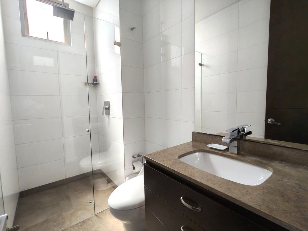 Apartamento de 2 alcobas en venta en Chico Norte Et. Iii, Bogotá, 90 m² · foto 10 de 18