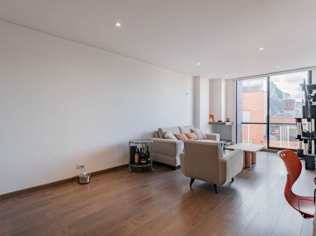 Apartamento de 1 alcoba en venta en Santa Barbara Occidental, Bogotá, 62 m² · foto 5 de 18