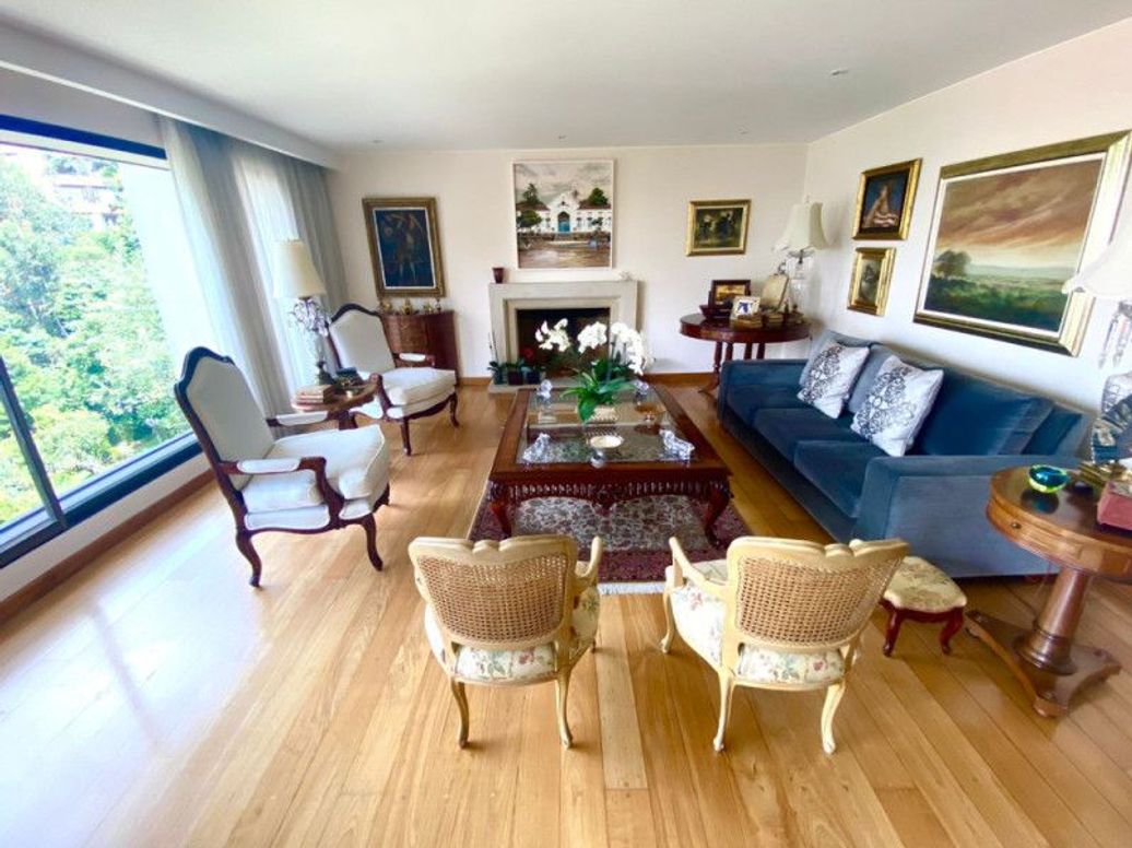 Apartamento de 3 alcobas en venta en El Refugio, Bogotá, 360 m² · foto 7 de 20