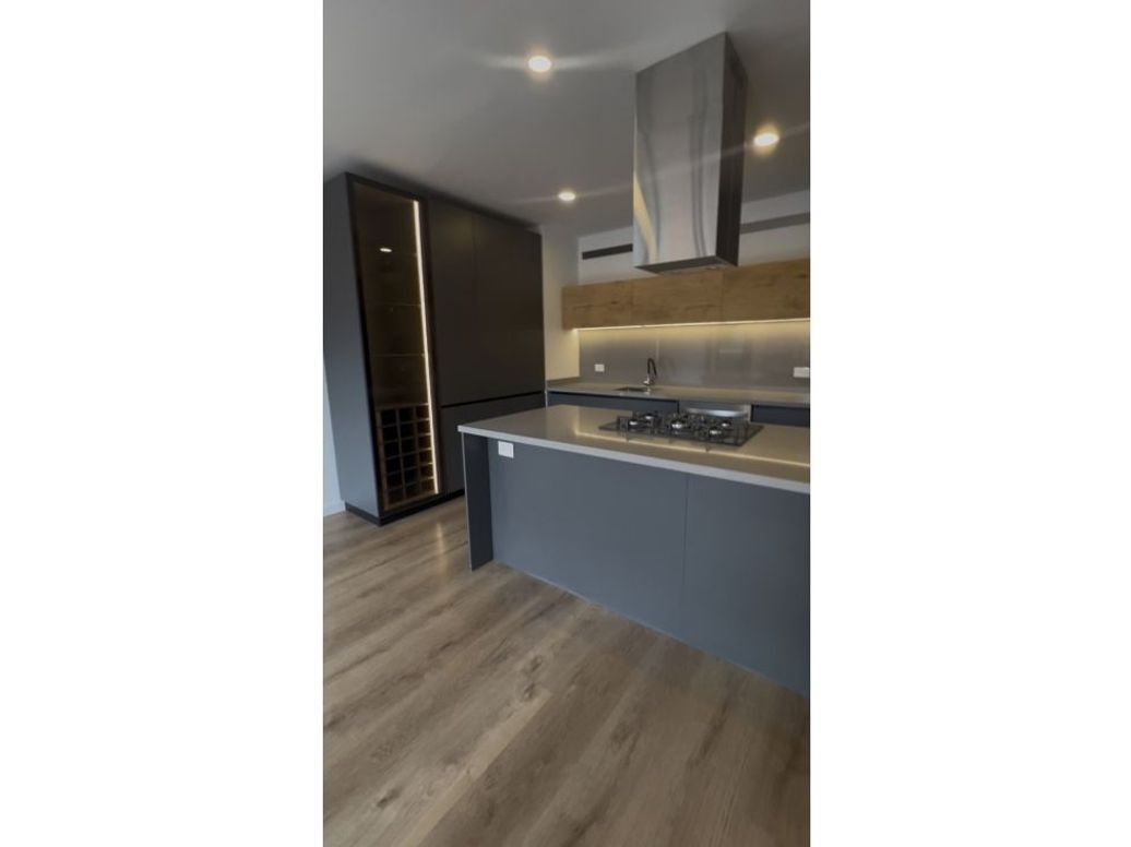 Apartamento de 3 alcobas en venta en Chicó Navarra, Bogotá, 147 m² · foto 4 de 20