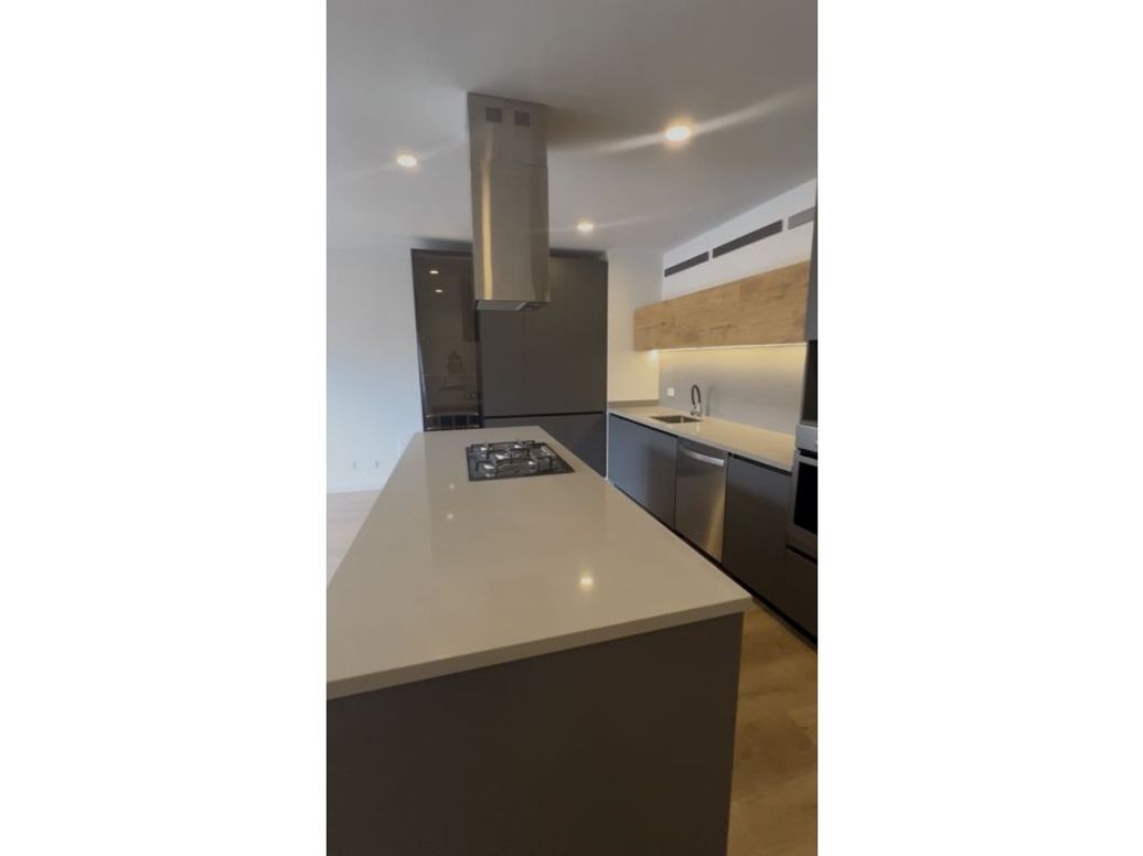 Apartamento de 3 alcobas en venta en Chicó Navarra, Bogotá, 147 m² · foto 5 de 20