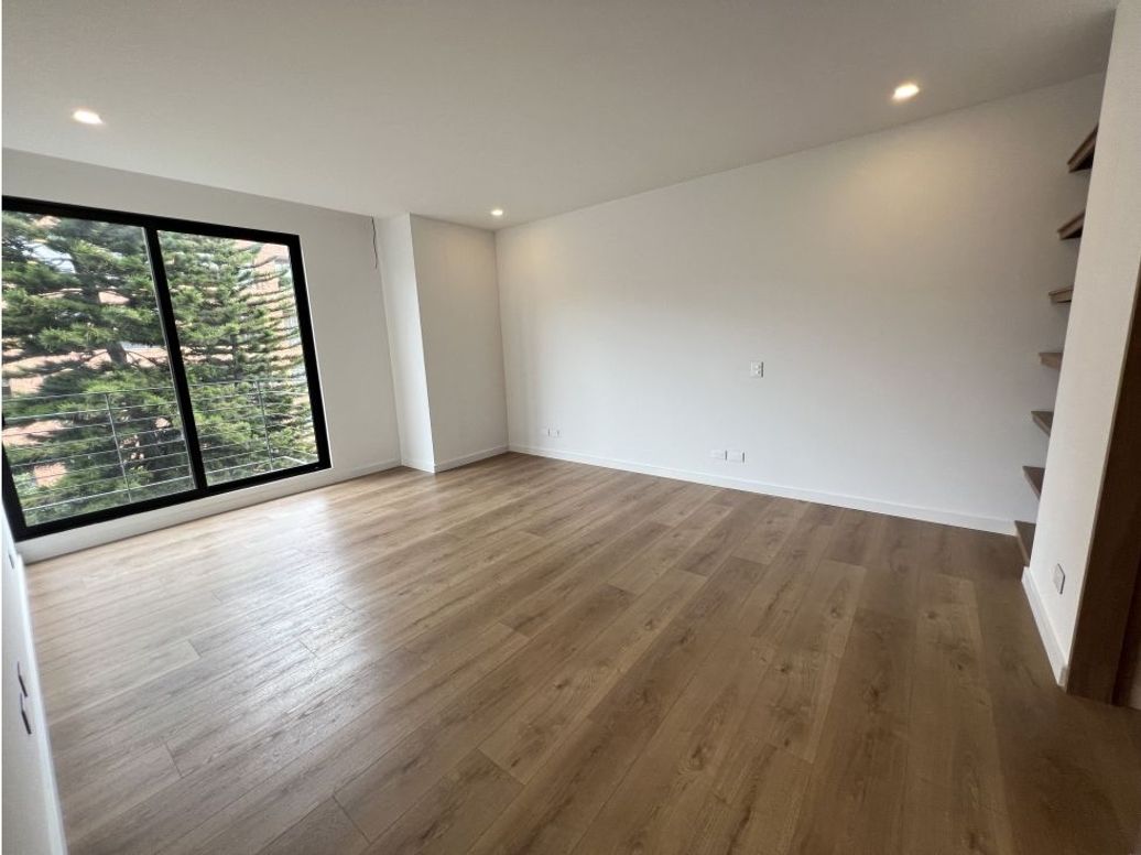 Apartamento de 3 alcobas en venta en Chicó Navarra, Bogotá, 147 m² · foto 10 de 20