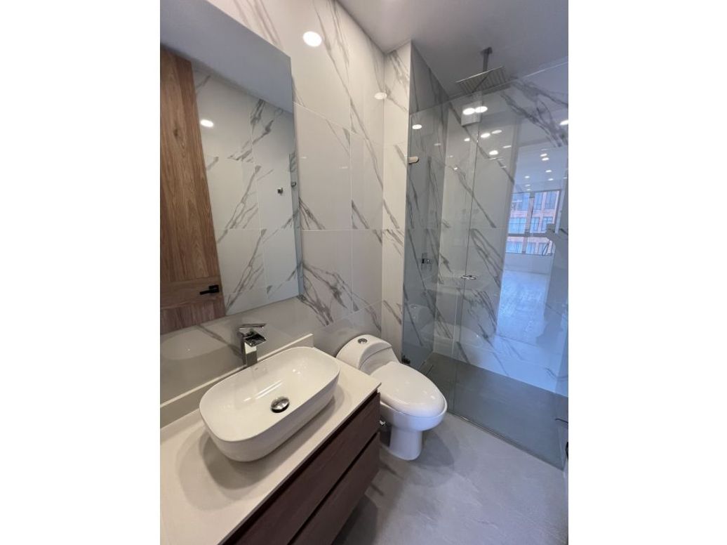 Apartamento de 3 alcobas en venta en Chicó Navarra, Bogotá, 147 m² · foto 9 de 20