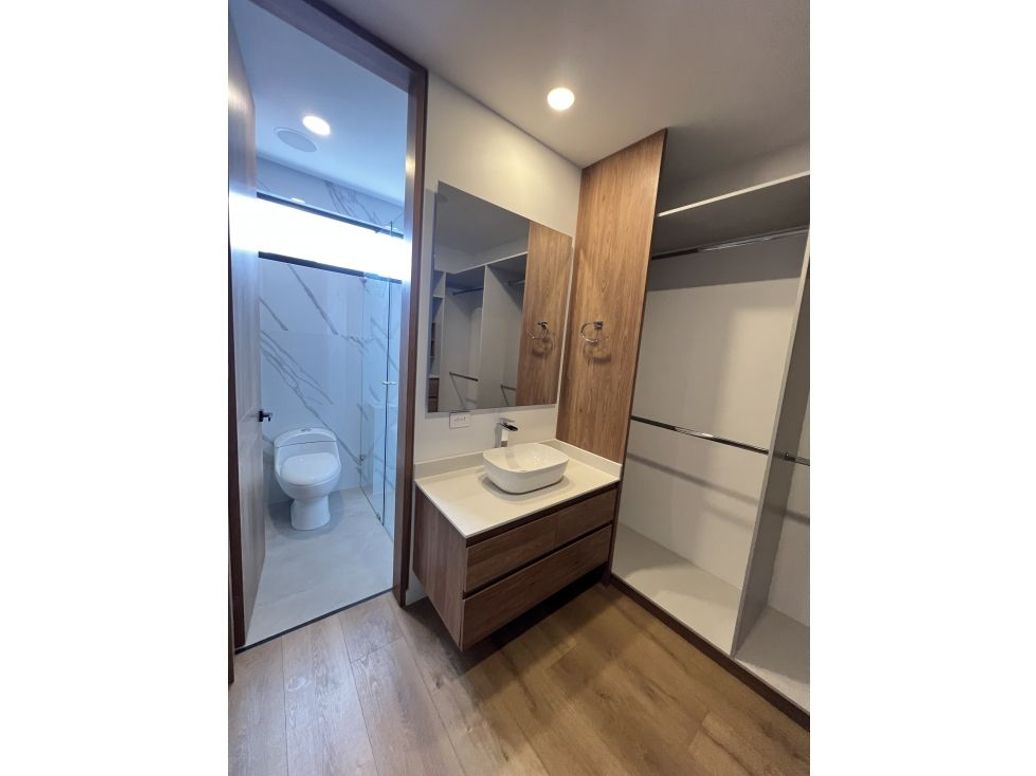Apartamento de 3 alcobas en venta en Chicó Navarra, Bogotá, 147 m² · foto 11 de 20