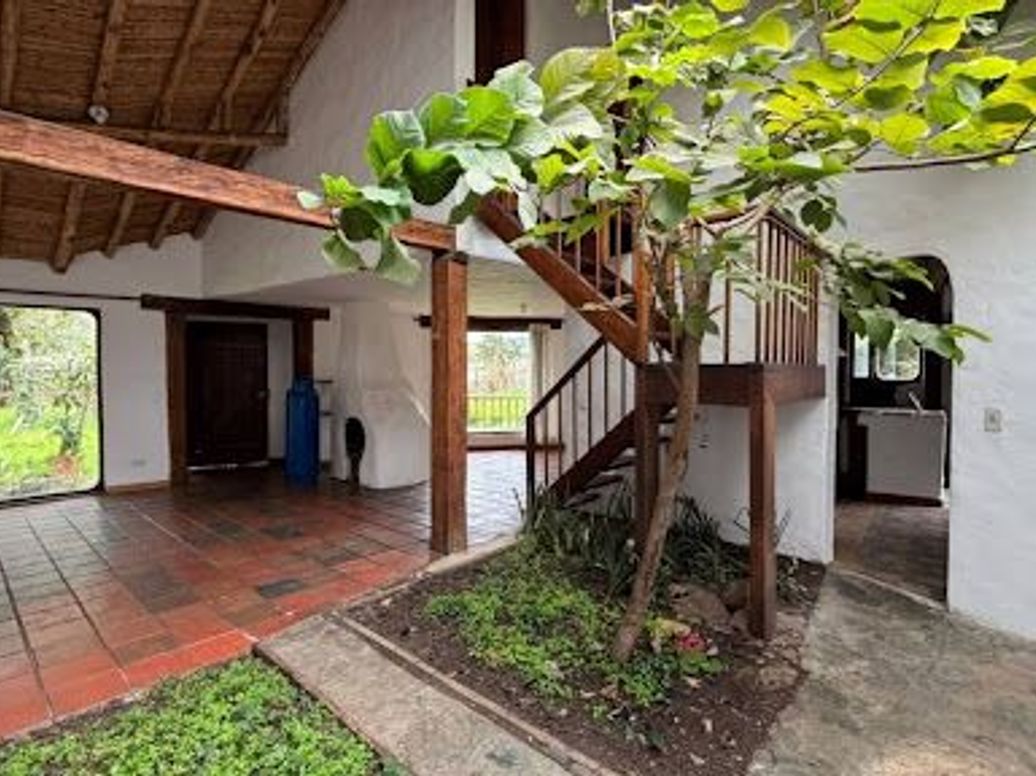 Casa de 5 alcobas en arriendo en Portal De Las Mercedes, Bogotá, 245 m² · foto 2 de 20