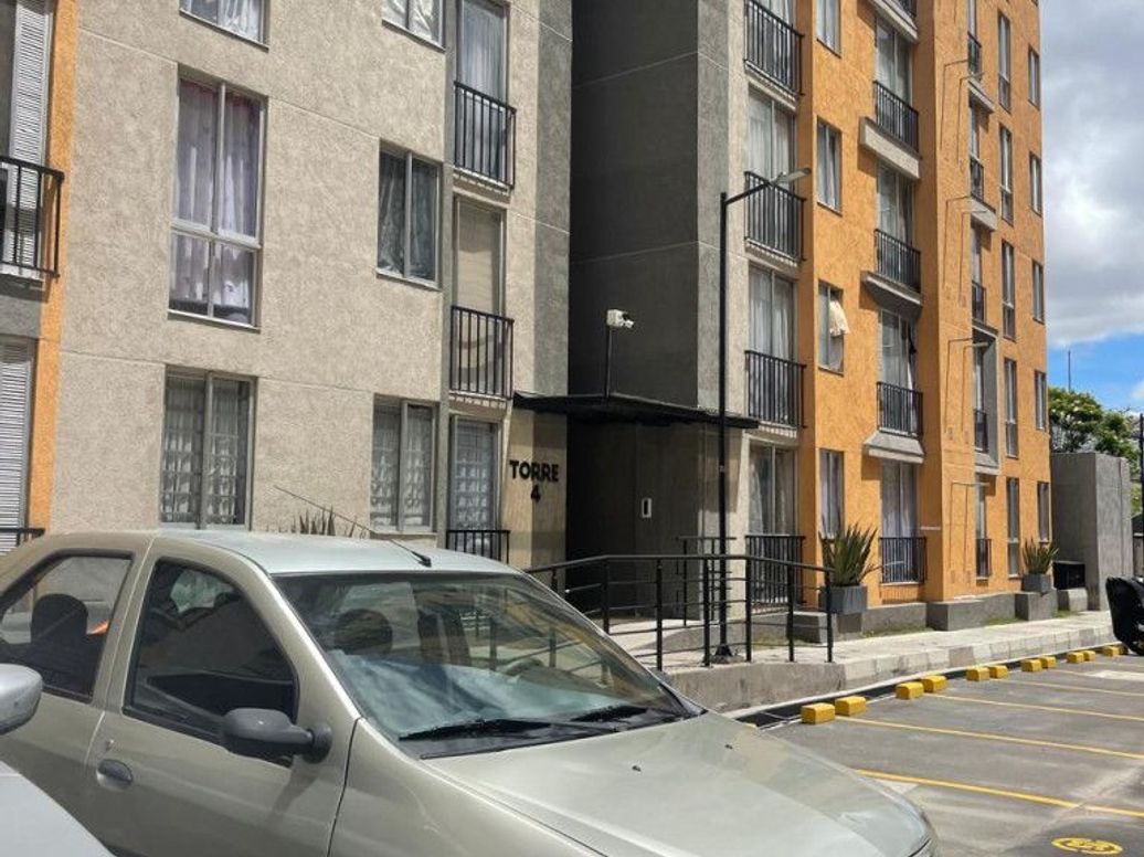 Apartamento de 3 alcobas en venta en Granada Sur, Bogotá, 53 m² · foto 2 de 20