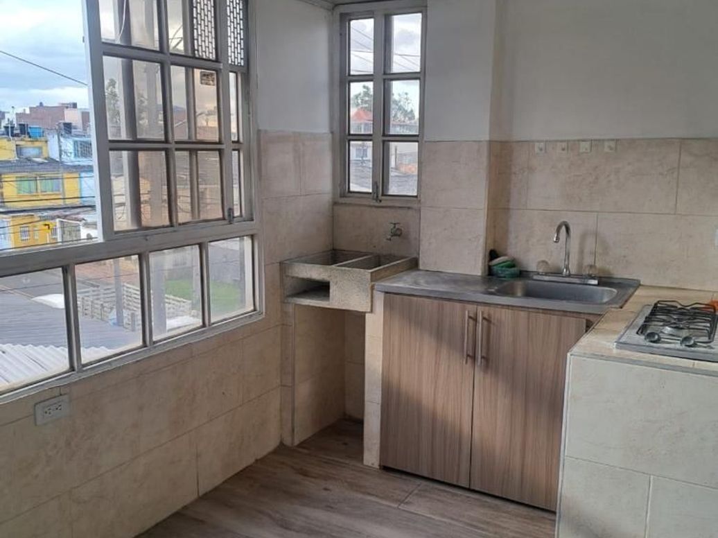 Casa de 6 alcobas en venta en Ospina Perez Sur, Bogotá, 320 m² · foto 8 de 15
