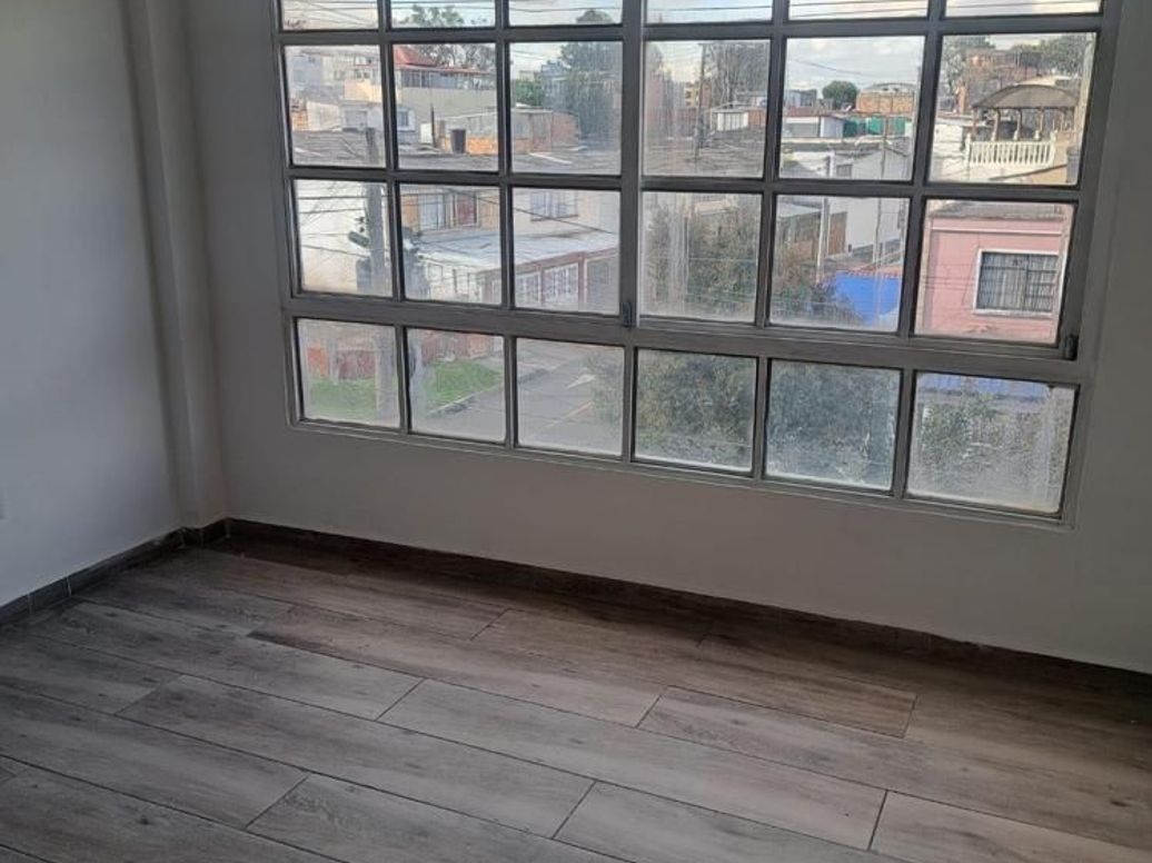 Casa de 6 alcobas en venta en Ospina Perez Sur, Bogotá, 320 m² · foto 13 de 15