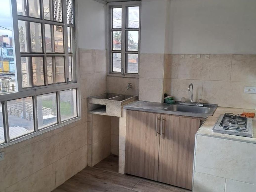 Casa de 6 alcobas en venta en Ospina Perez Sur, Bogotá, 320 m² · foto 3 de 15